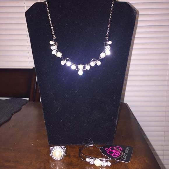 Paparazzi Accessories - Picture 2 of 3